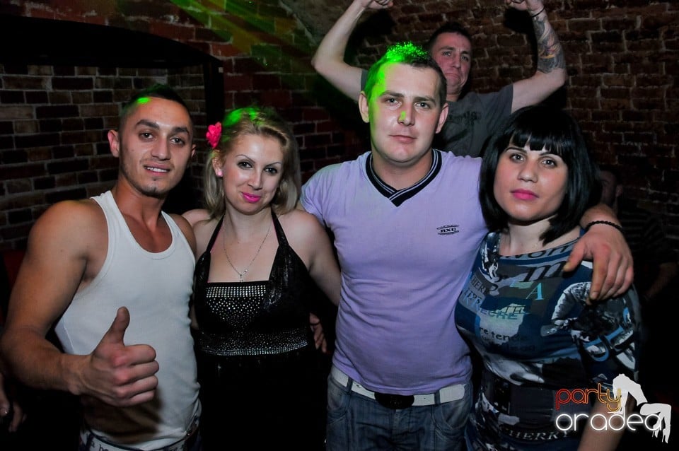 Think Blue - Party în Club Escape, 