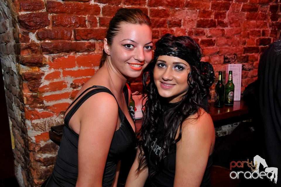 Think Blue - Party în Club Escape, 