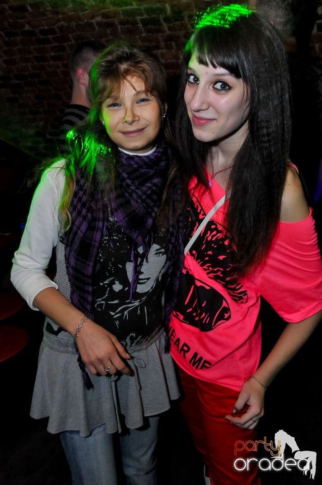 Think Blue - Party în Club Escape, 