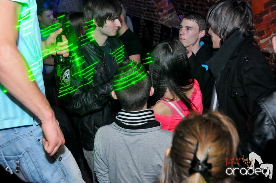 Think Blue - Party în Club Escape, 