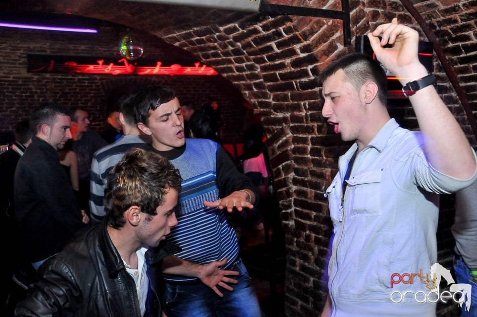 Think Blue - Party în Club Escape, 