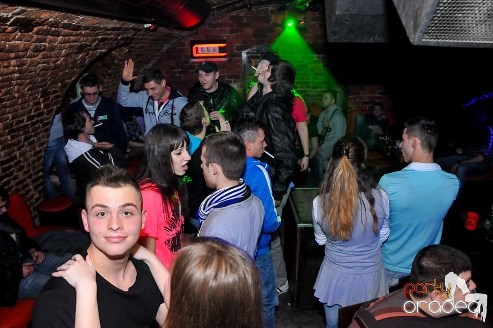 Think Blue - Party în Club Escape, 