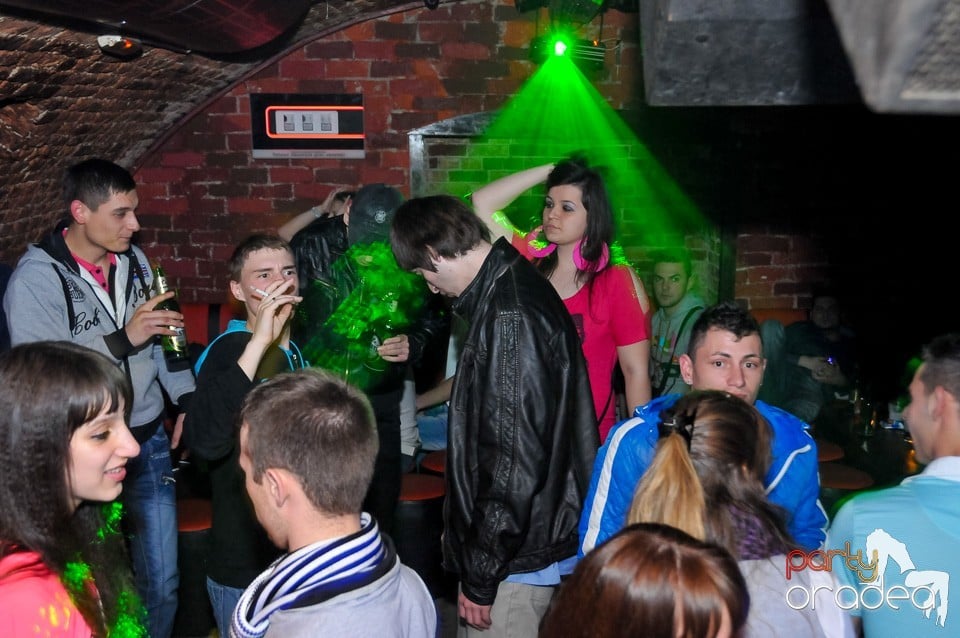 Think Blue - Party în Club Escape, 