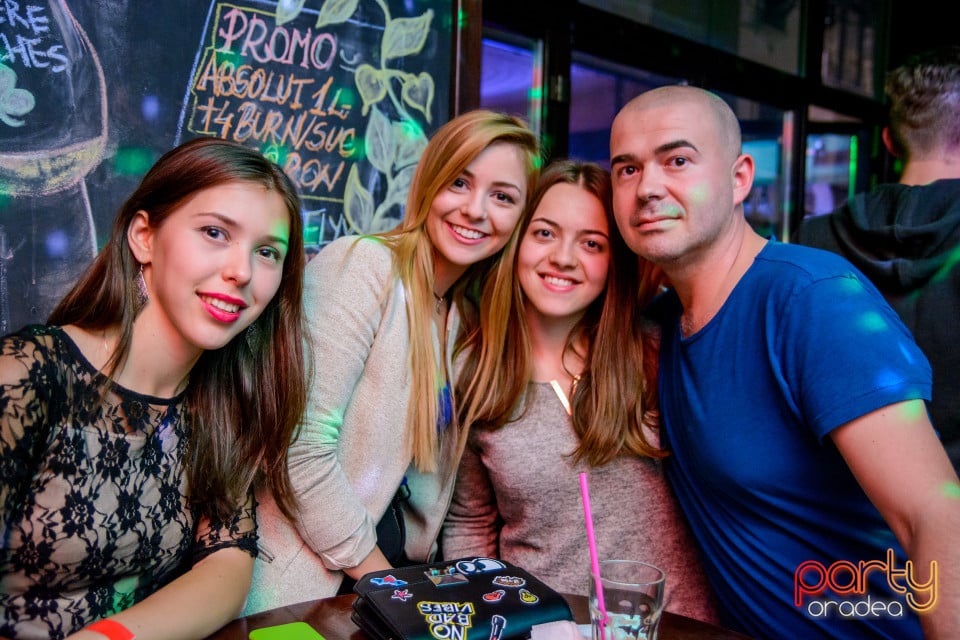 Thursday Night Party, Green Pub