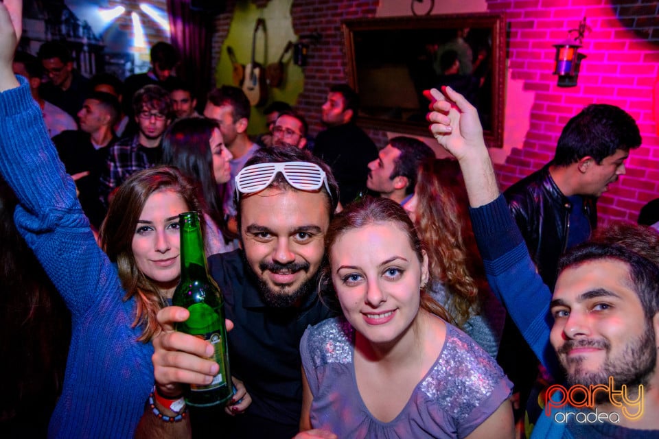 Thursday Night Party, Green Pub