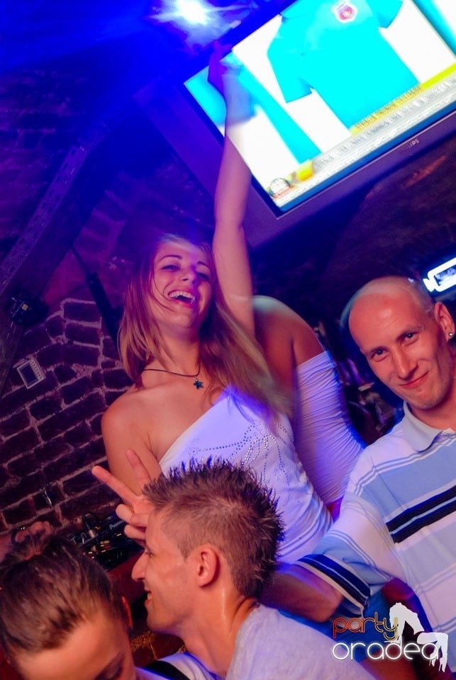 Thursday Party @ Club Escape, 