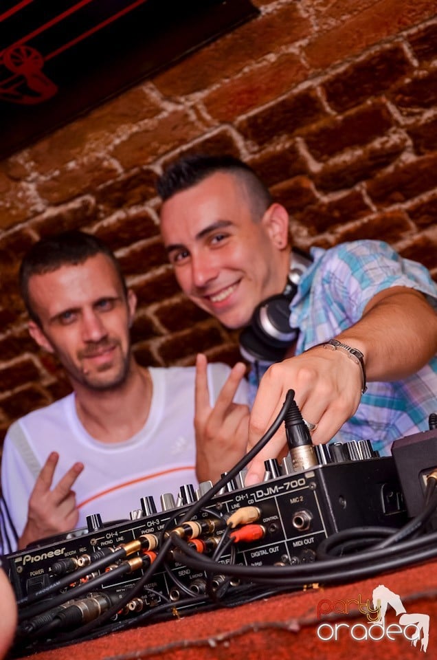 Thursday Party în Club Escape, 