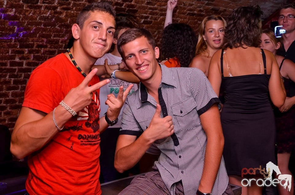 Thursday Party în Club Escape, 