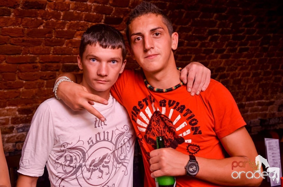 Thursday Party în Club Escape, 