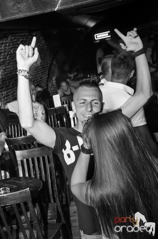 Thursday Party în Club Escape, 