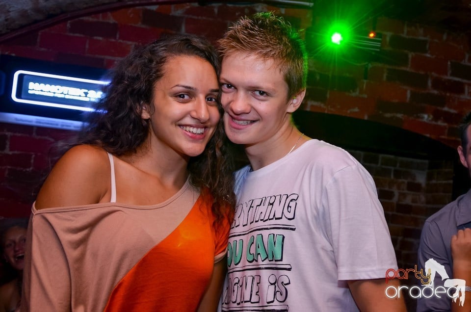 Thursday Party în Club Escape, 