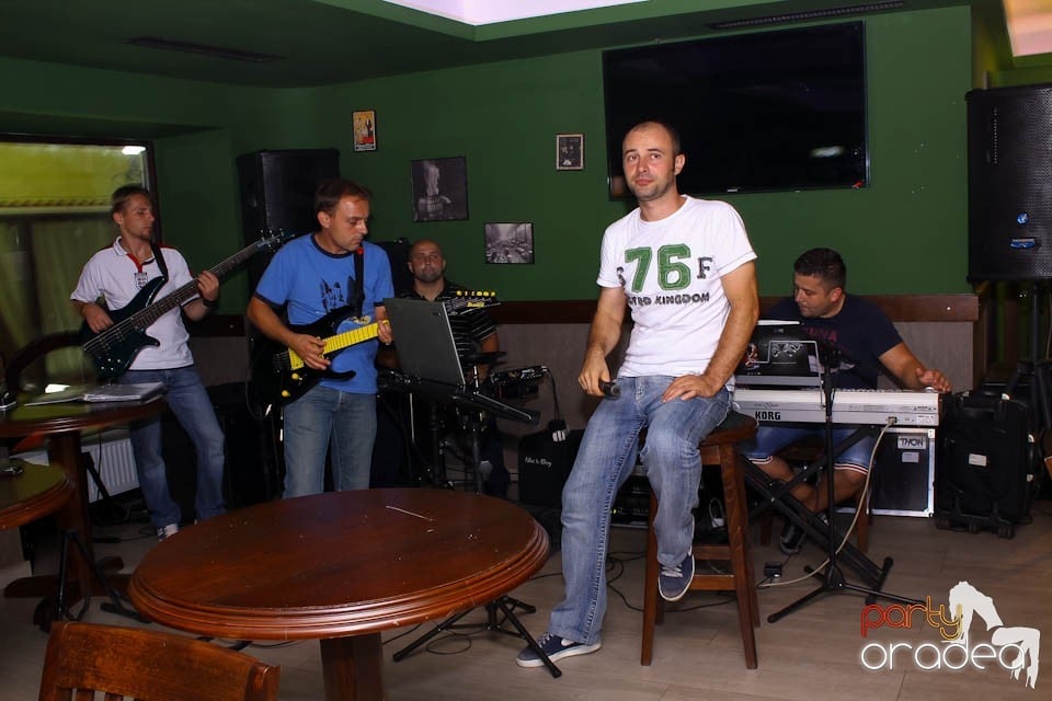 Trupa West în Green Pub, Green Pub