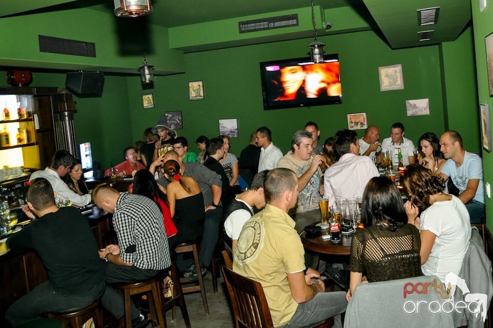 Trupa West în Green Pub, Green Pub