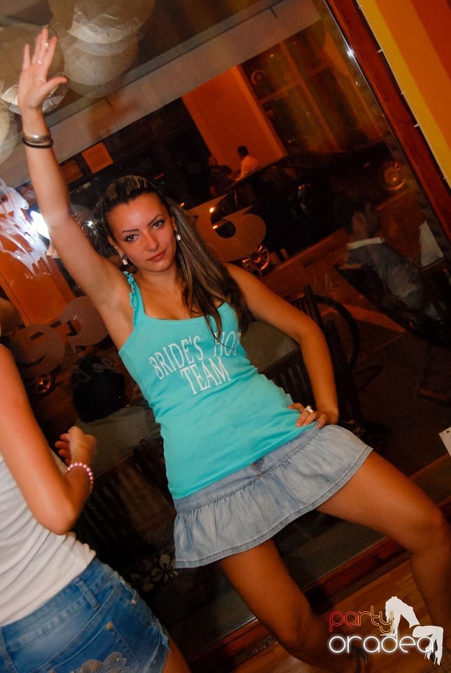 Un nou party în Juice, Juice