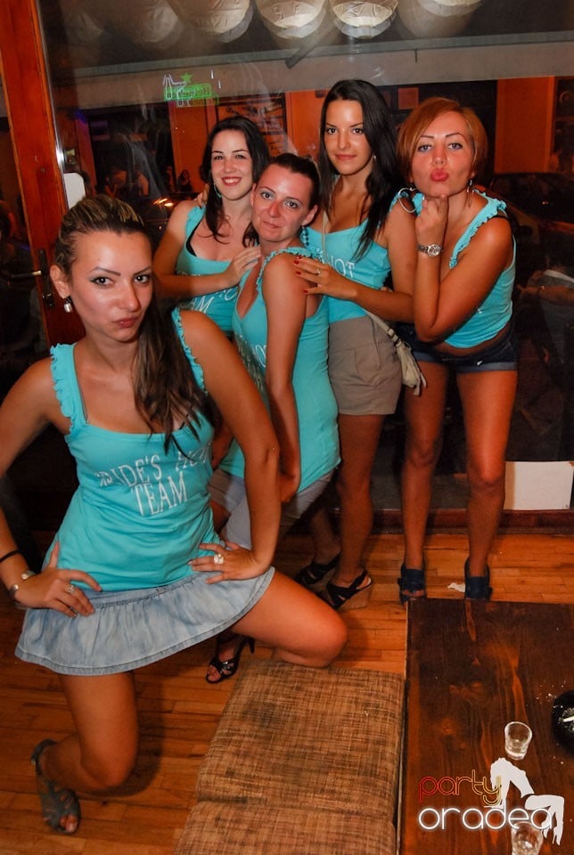 Un nou party în Juice, Juice