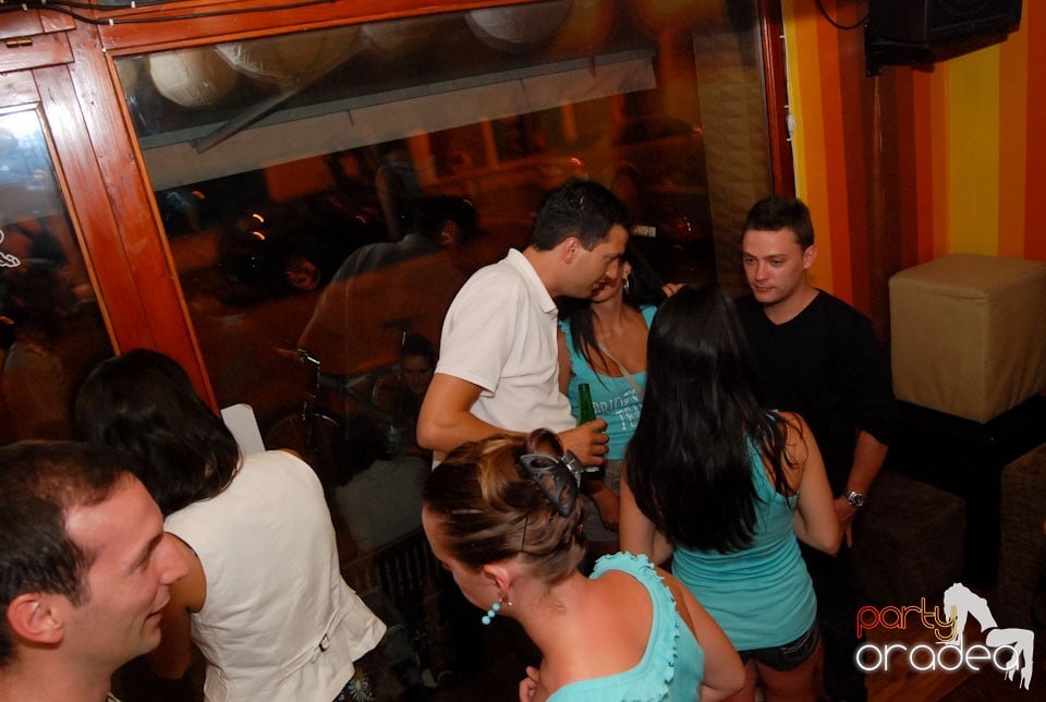 Un nou party în Juice, Juice