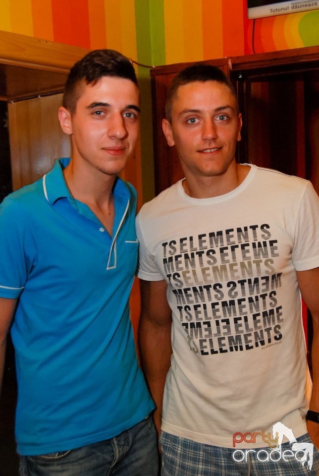 Un nou party în Juice, Juice