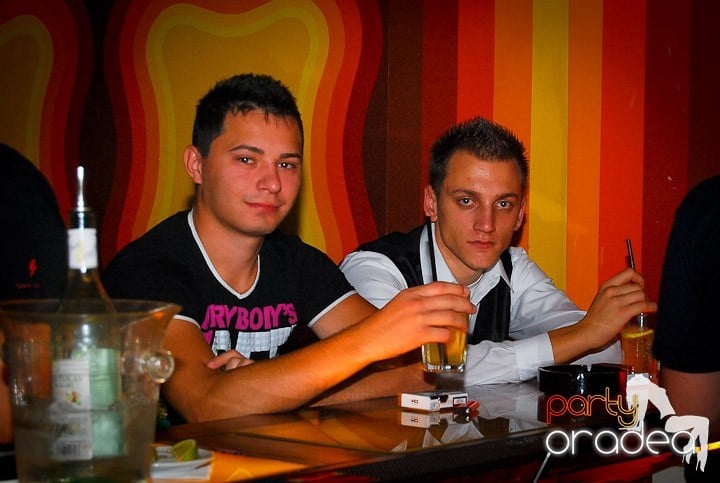 Un nou party în Juice, Juice