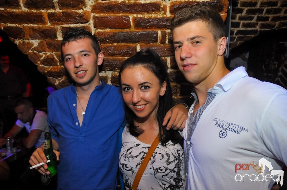 Un nou party marca Escape, 