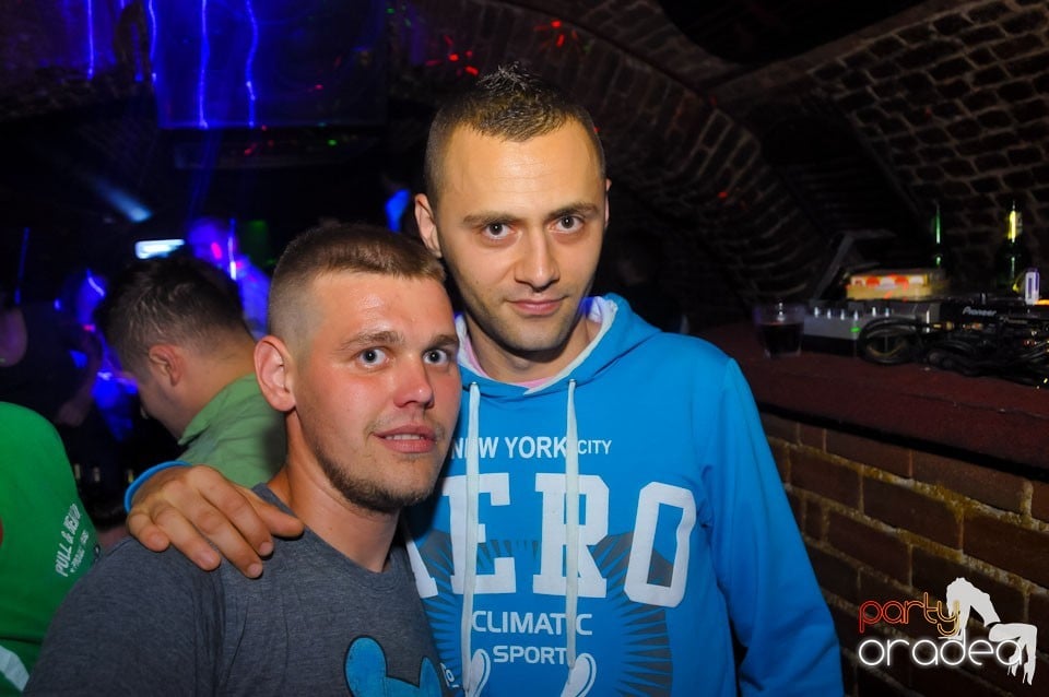 Un nou party marca Escape, 