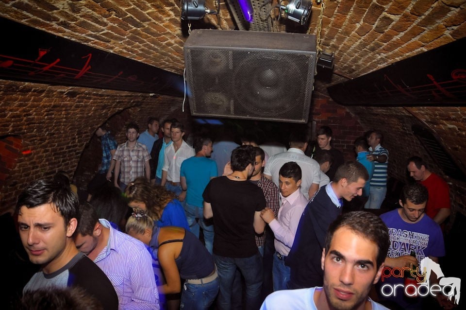 Un nou party marca Escape, 