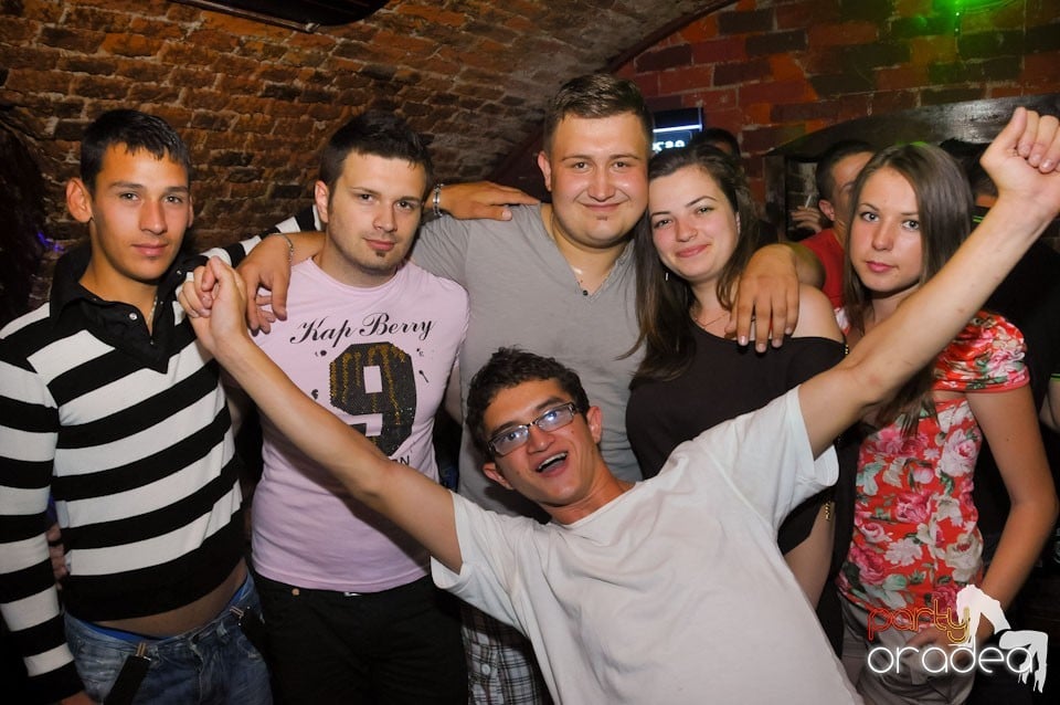 Un nou party marca Escape, 