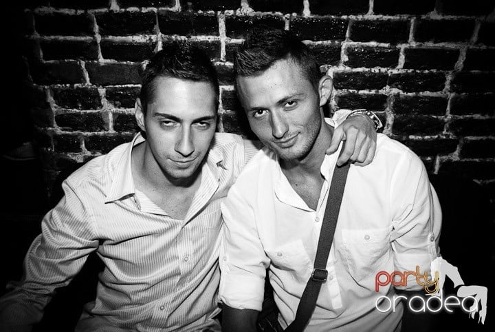 Un nou party marca Escape, 