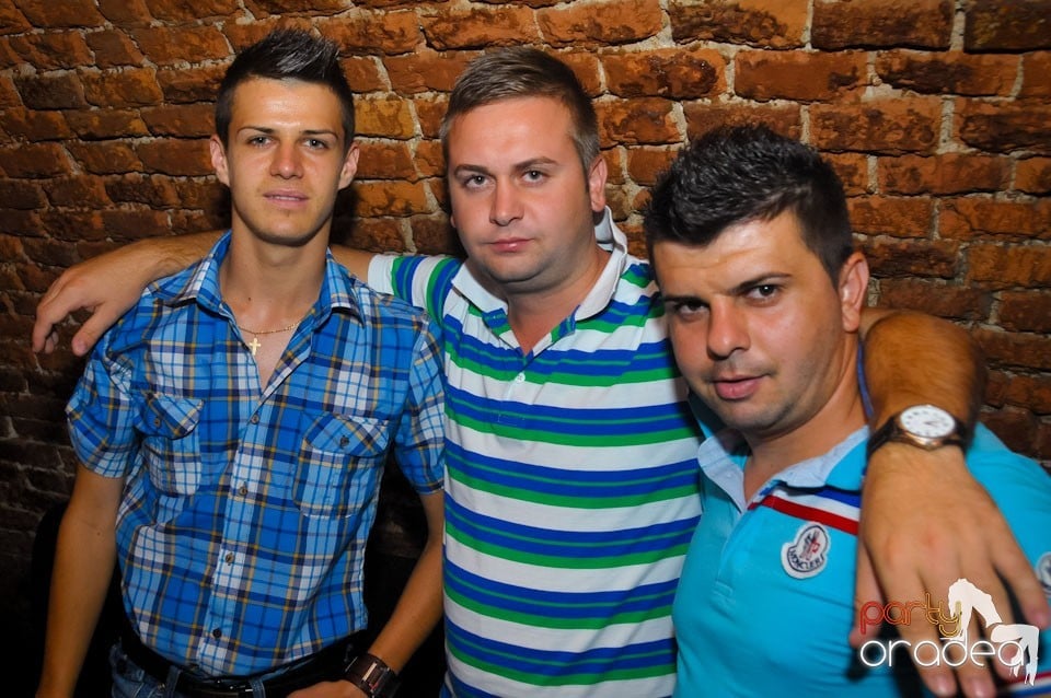 Un nou party marca Escape, 