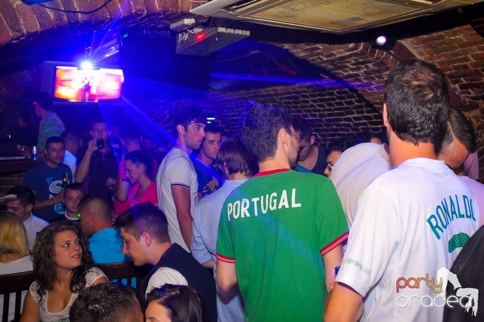 Un nou party marca Escape, 