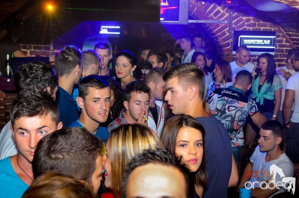 Un nou party marca Escape, 