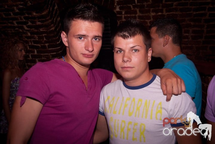 Un nou party marca Escape, 