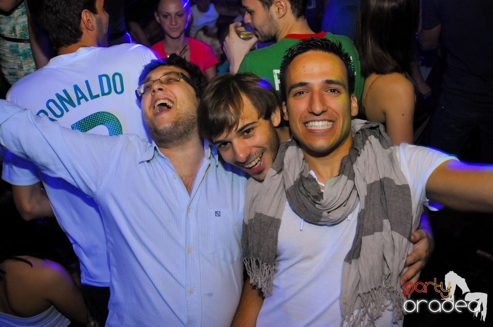 Un nou party marca Escape, 