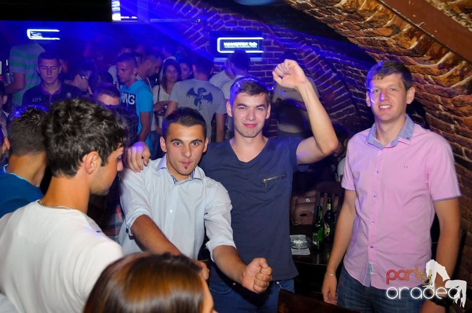 Un nou party marca Escape, 