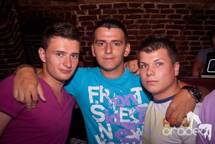 Un nou party marca Escape, 