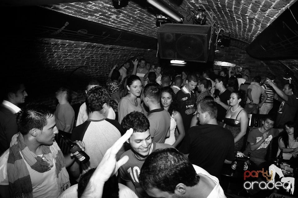 Un nou party marca Escape, 