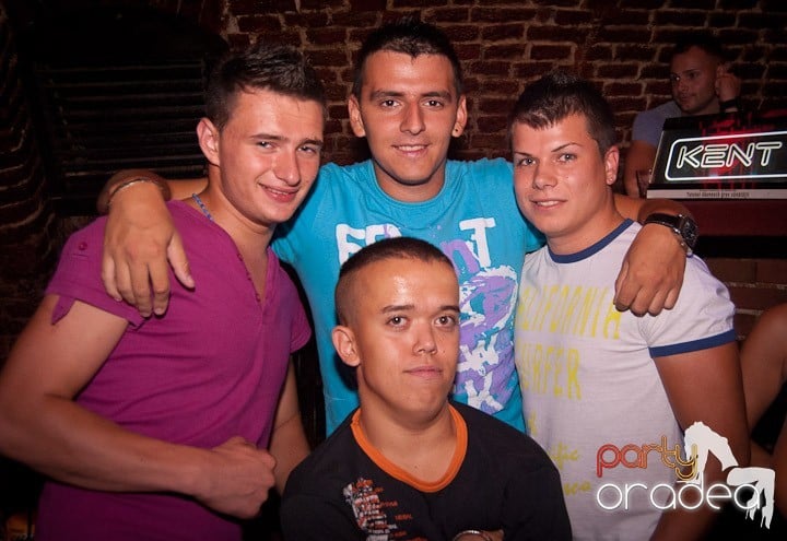 Un nou party marca Escape, 