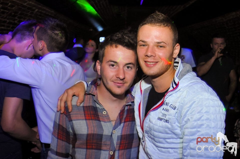 Un nou party marca Escape, 