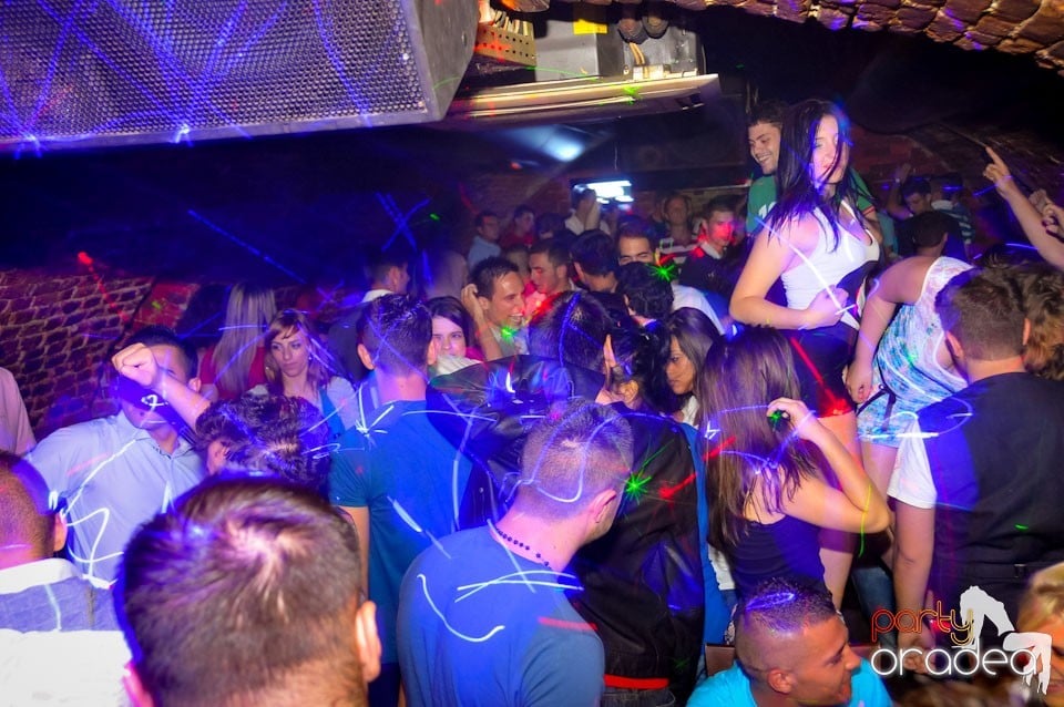 Un nou party marca Escape, 