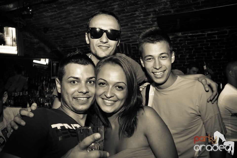 Un nou party marca Escape, 