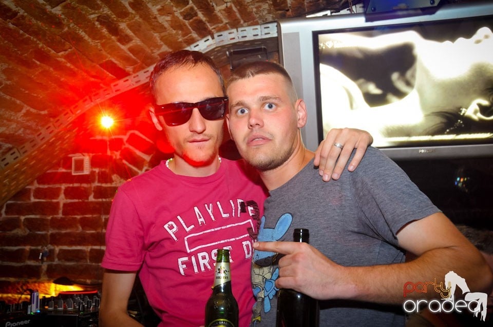 Un nou party marca Escape, 