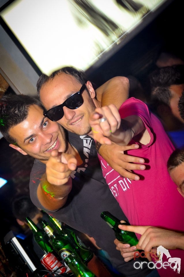 Un nou party marca Escape, 