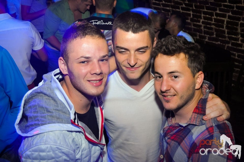 Un nou party marca Escape, 