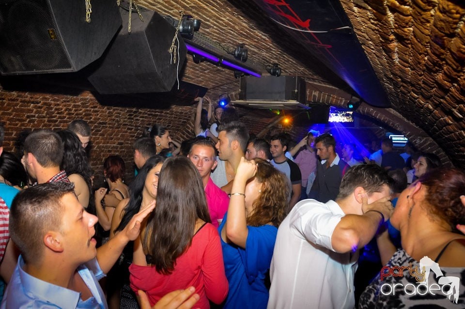 Un nou party marca Escape, 