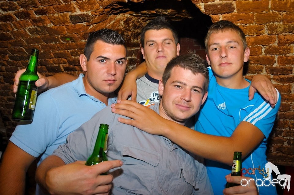 Un nou party marca Escape, 