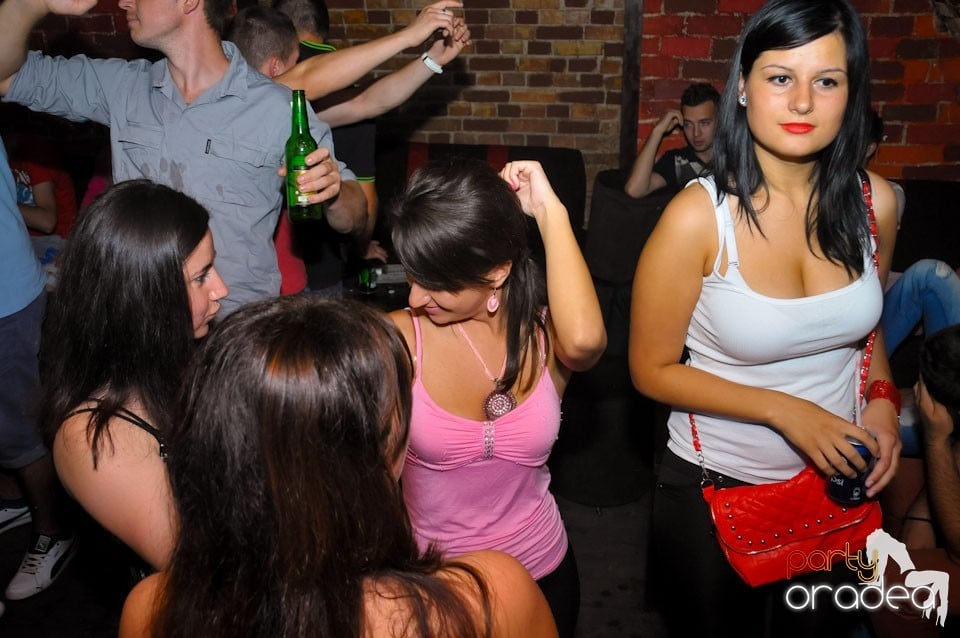 Un nou party marca Escape, 