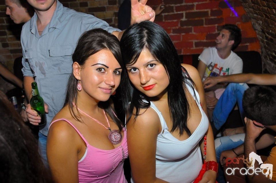 Un nou party marca Escape, 