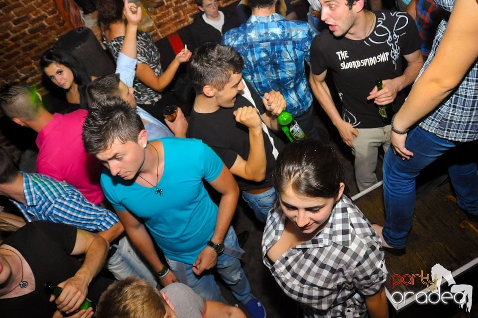 Un nou party marca Escape, 