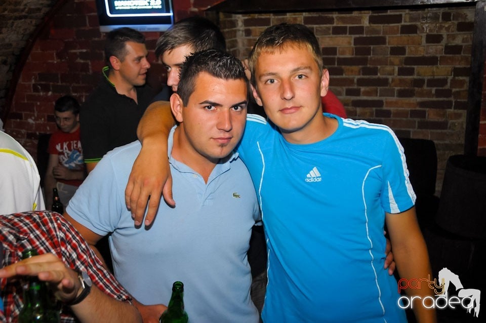 Un nou party marca Escape, 