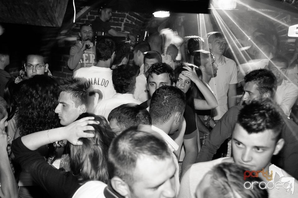 Un nou party marca Escape, 