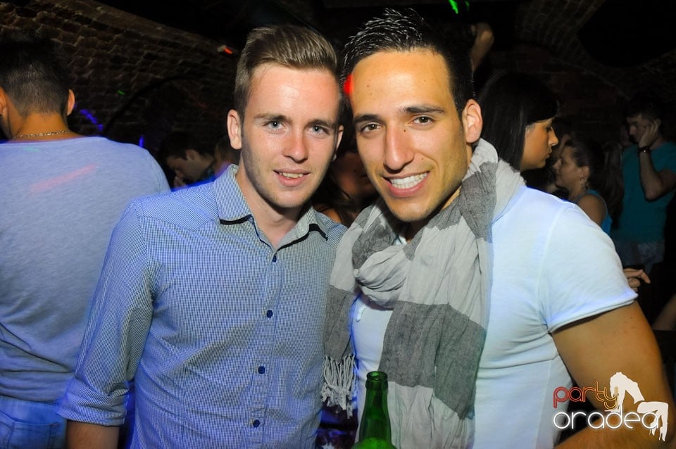 Un nou party marca Escape, 